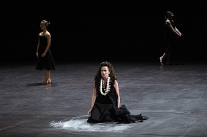Scène uit Medea, een choreografische bewerking van een opera van Pascal Dussapin (foto: Sebastian Bolesch).
