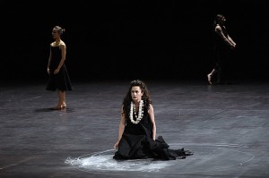 medea_001 Scène uit Medea, een choreografische bewerking van een opera van Pascal Dussapin (foto: Sebastian Bolesch).