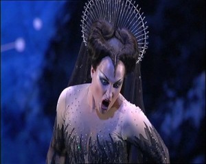 damrauqueen Diana Damrau als Königin der Nacht in een productie van het Royal Opera House (foto: Royal Opera House).
