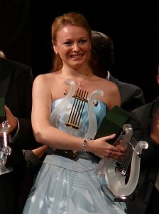 Novikova ontvangt de prijs van Operalia in Boedapest.