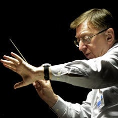 Dirigent Peter Schneider (foto: Bayreuther Festspiele).