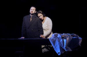 Carlo Rizzi (conductor), Pierre Audi (director), George Tsypin (sets), Dagmar Niefind (costumes), Jean Kalman (lighting design), Amir Hosseinpour (choreography), Willem Bruls (dramaturge) John Osborn en Angeles Blancas Gulín (foto: Ruth Walz).