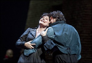 Mattila en Álvarez in Tosca bij de Met (foto: Ken Howard / Metropolitan Opera).