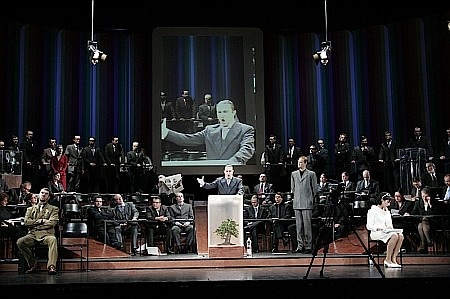 Scène uit Lohengrin (foto: Anhaltisches Theater Dessau).