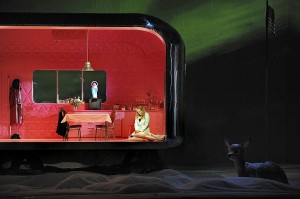 Carlo Rizzi (conductor), Nikolaus Lehnhoff (director), Raimund Bauer (set), Andrea Schmidt-Futterer (costumes), Duane Schuler (lighting design), Denni Sayers (movement), Klaus Bertisch (dramaturge) De 'kerstproductie' van DNO: La fanciulla del West met Eva-Maria Westbroek (foto: Clärchen & Matthias Baus).