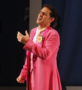 FlórezPink Hoe mannelijk zijn ze nog? (foto: Robert Millard / Los Angeles Opera).