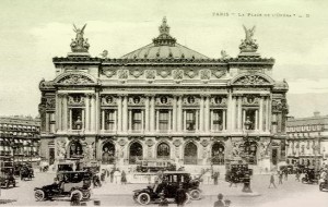 Oude prent Place de l'Opera Postkaart uit 1919 van het Palais Garnier, gelegen aan 'la Place de l'Opéra' in Parijs.