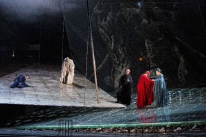 Hartmut Haenchen (conductor), Pierre Audi (director), George Tsypin (sets), Eiko Ishioka (costumes), Wolfgang Göbbel (lighting design), Maarten van der Put (video), Klaus Bertisch (dramaturge)