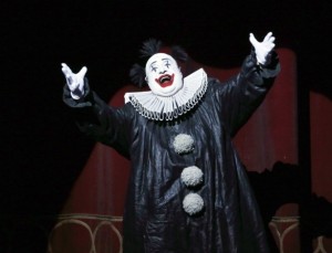 Scène uit Aix' eerste Rigoletto (foto: Patrick Berger / ArtcomArt).