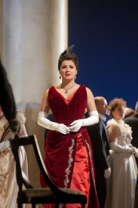 Anna Netrebko als Tatiana in Jevgeni Onjegin (foto: Ken Howard / Metropolitan Opera).