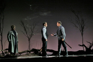 Piotr Beczala en Mariusz Kwiecien bij hun duel in de tweede akte (foto: Ken Howard / Metropolitan Opera).