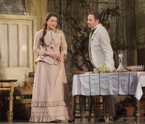 Anna Netrebko en Mariusz Kwiecien (foto: Ken Howard / Metropolitan Opera).