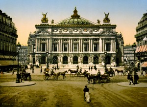 De Place de l'Opéra in Parijs in voorbije tijden: model voor wat nu al 5 jaar onder de url operamagazine.nl gaande is.