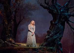 Renée Fleming als Rusalka (foto: Ken Howard / Metropolitan Opera).