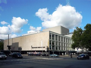 De Deutsche Oper in Berlijn (foto: Manfred Brückels).