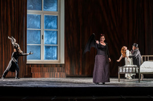 Scène uit Die Frau ohne Schatten (foto: Clive Barda / Royal Opera House).