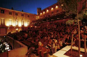 Het Théâtre de l'Archevêché, één van de speellocaties van het festival in Aix-en-Provence (foto: E. Carecchio).