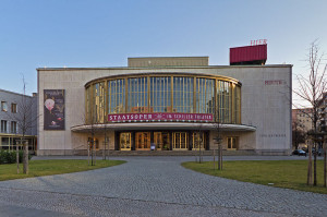 Het Schiller Theater (foto: A. Savin / Creative Commons licentie).
