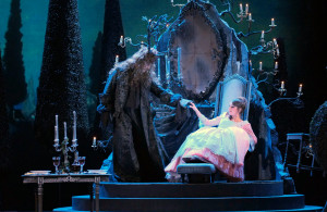 Scène met Azor en Zémire (foto: Opéra Royal de Wallonie).