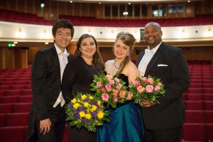 Van links naar rechts: Il Do Song (3e prijs), Irina Churilova (1e prijs en publieksprijs), Siobhan Stagg (mediaprijs) en Siyabulela Ntlale (2e prijs) (foto: Susanne Diesner).