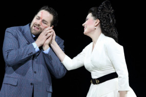 Bryan Hymel en Marina Rebeka in Guillaume Tell bij de Bayerische Staatsoper (foto: Wilfried Hösl).