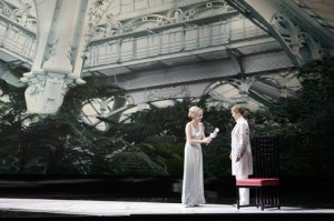 Mojca Erdmann en Sophie Koch (foto: Salzburger Festspiele / Monika Rittershaus).
