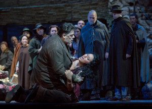 Scène uit Carmen (foto: Ken Howard / Metropolitan Opera).