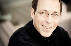 Dirigent Daniel Reuss (foto: Marco Borggreve).