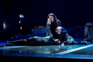 Scène uit de eerste speelreeks van Médée (foto: Dayna Casey).