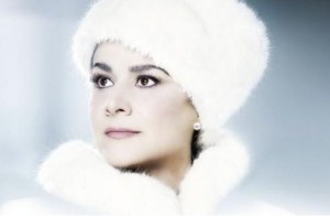 Cecilia Bartoli in 'St Petersburg-stijl' (foto: Decca / Uli Weber).