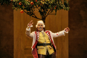 Lawrence Brownlee in Il barbiere di Siviglia (foto: Ken Howard / Metropolitan Opera).
