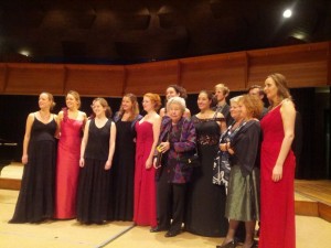 De masterclass-deelnemers met Christa Ludwig en Annett Andriesen.
