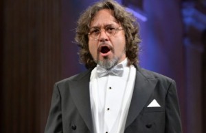 Tenor Marius Vlad Budoiu (foto: Nicu Cherciu).