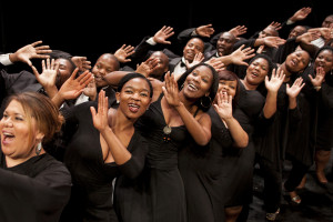 Het Cape Town Opera Chorus (foto: Lucienne van der Mijle).