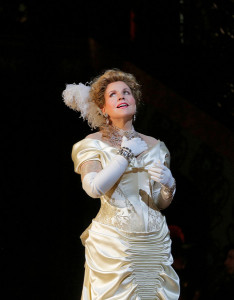 Renée Fleming als Hanna Glawari in The Merry Widow (foto: Ken Howard / Metropolitan Opera).