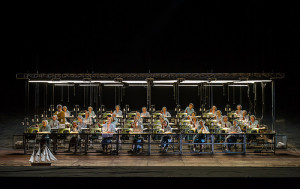 Scène uit de tweede akte van Der fliegende Holländer (foto: Clive Barda / Royal Opera House).