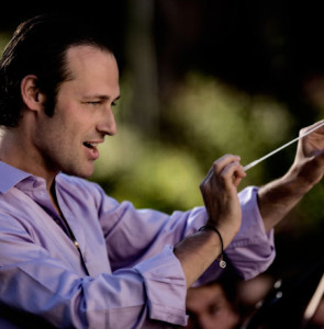 Sascha Goetzel leidt sinds 2009 het Borusan Istanbul Philharmonic Orchestra (foto: Sascha Goetzel).