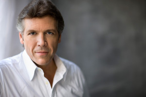 Thomas Hampson komt naar Utrecht met de Amsterdam Sinfonietta (foto: Dario Acosta). 