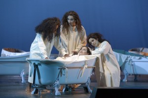 Scène uit Rusalka (foto: Bettina Stöß).