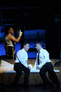 Op de voorgrond Mariusz Kwiecien (links) en Pavol Breslik (foto: Bayerische Staatsoper / Wilfried Hösl).