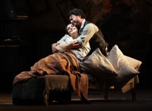 Maria Agresta en Vittorio Grigolo in La bohème (foto: Teatro alla Scala).