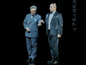 Kwangchul Youn als Daland en Samuel Youn als de Holländer (foto: Bayreuther Festspiele).