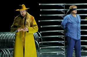 Georg Zeppenfeld als Marke en Stephen Gould als Tristan (foto: Bayreuther Festspiele / Enrico Nawrath).