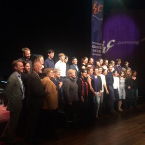 De deelnemers van de Summerschool, samen met hun masters (foto: IVC).