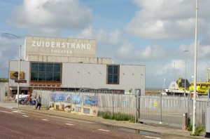 Het nieuwe Zuiderstrandtheater in Scheveningen (foto: Place de l'Opera).