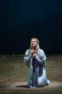 Eva-Maria Westbroek als Elisabeth in Tannhäuser (© Marty Sohl / Metropolitan Opera).