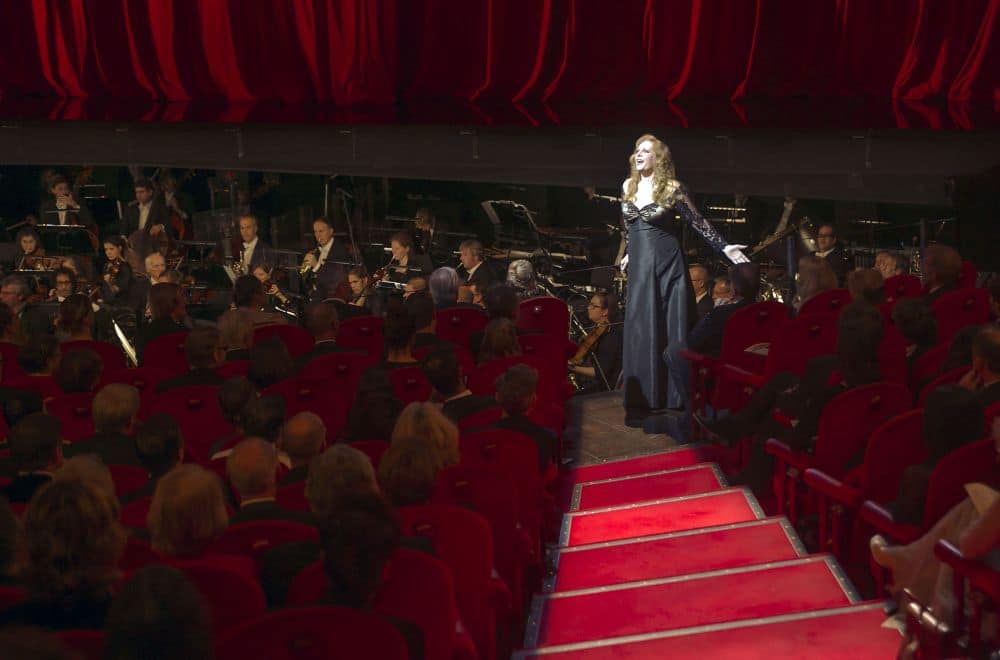 Eva-Maria Westbroek zingt 'Dich teure Halle' (© Hans van den Bogaard).