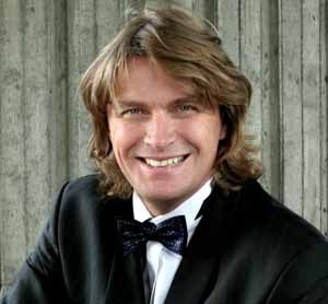 Klaus Florian Vogt is niet zomaar een tenor die de rol van Lohengrin zingt, hij ís Lohengrin (© Alex Lipp).