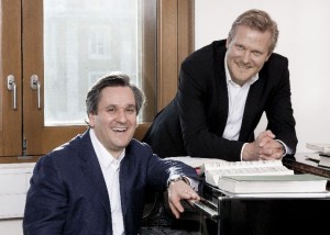 Kasper Holten (rechts) met Antonio Pappano, die het vertrek van zijn collega als "een groot verlies" omschreef (© Johan Persson).