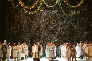 Scène uit La bohème bij de Staatsoper in Berlijn. (© Monika Rittershaus)